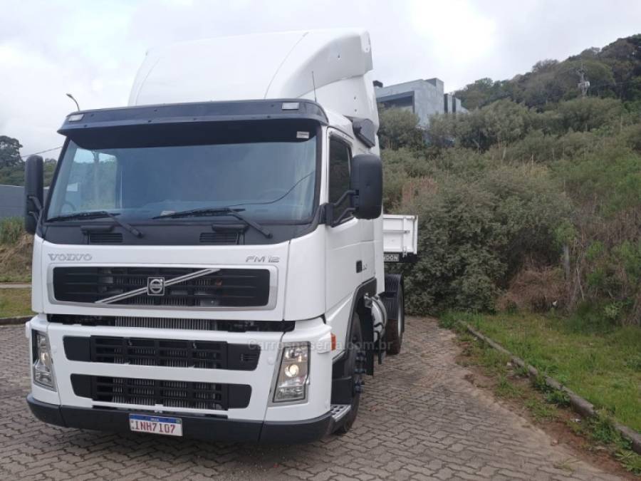 VOLVO - FM-12 - 2006/2006 - Branca - R$ 140.000,00