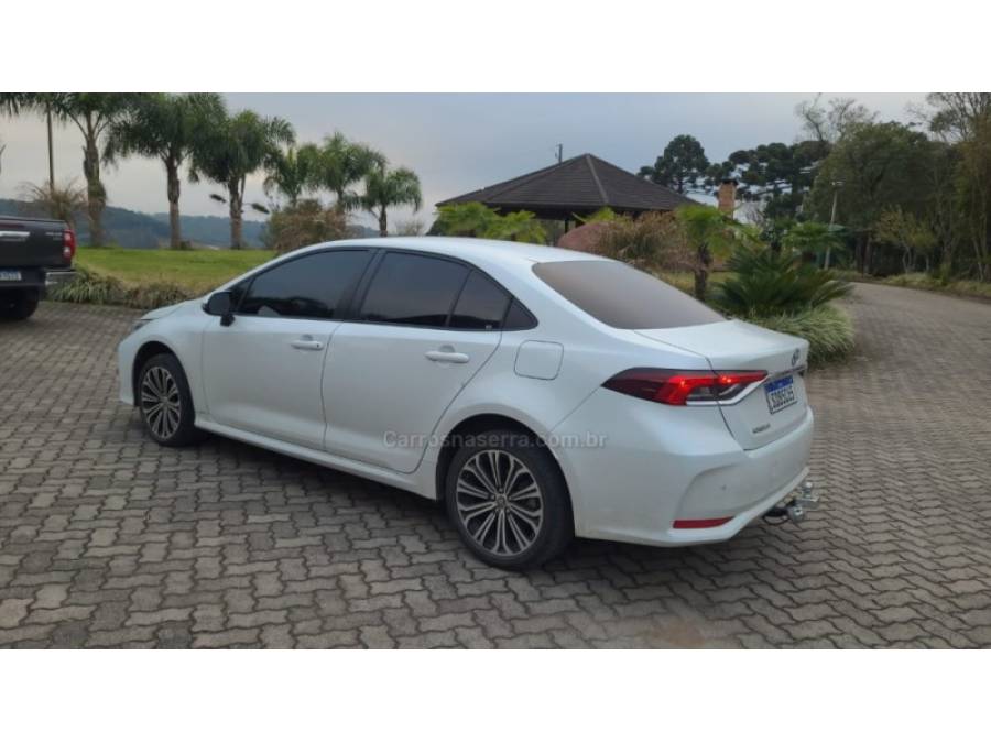 TOYOTA - COROLLA - 2022/2022 - Branca - Sob Consulta