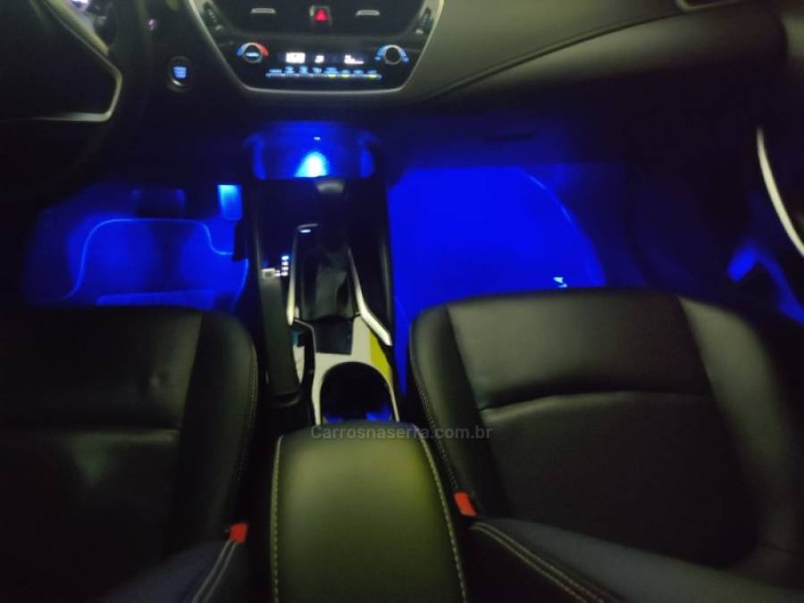TOYOTA - COROLLA - 2020/2021 - Branca - R$ 122.000,00
