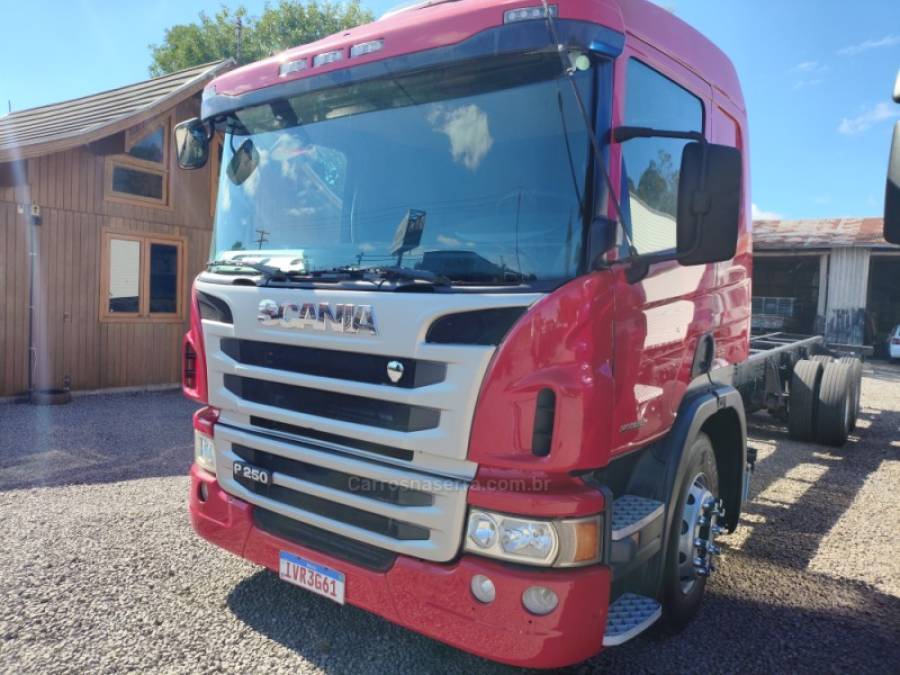 SCANIA - P-250 - 2014/2014 - Vermelha - Sob Consulta