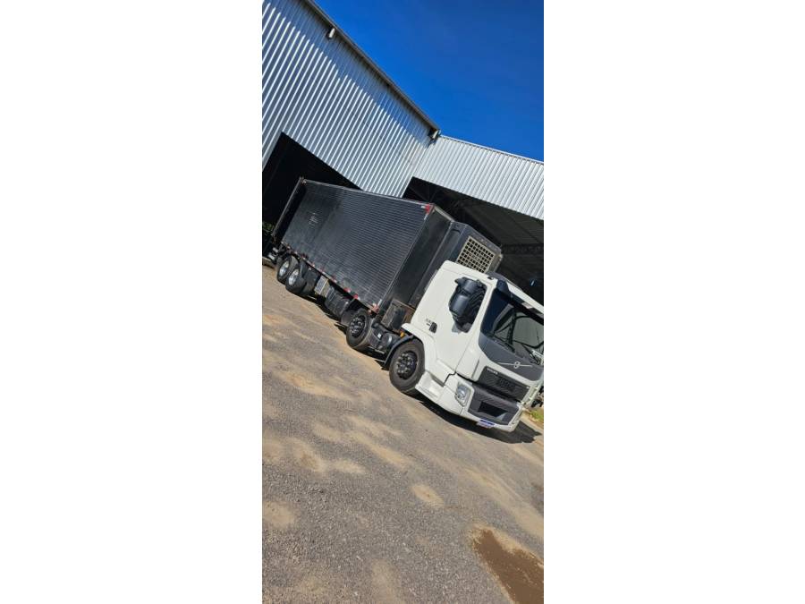 VOLVO - VM 330 - 2021/2021 - Branca - Sob Consulta