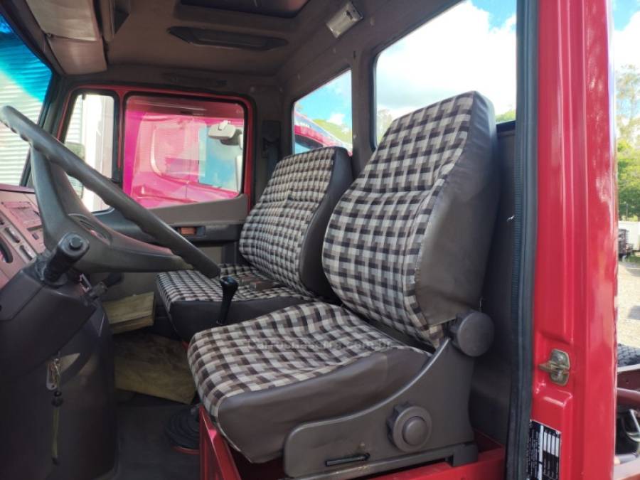 MERCEDES-BENZ - 709 - 1991/1992 - Vermelha - Sob Consulta