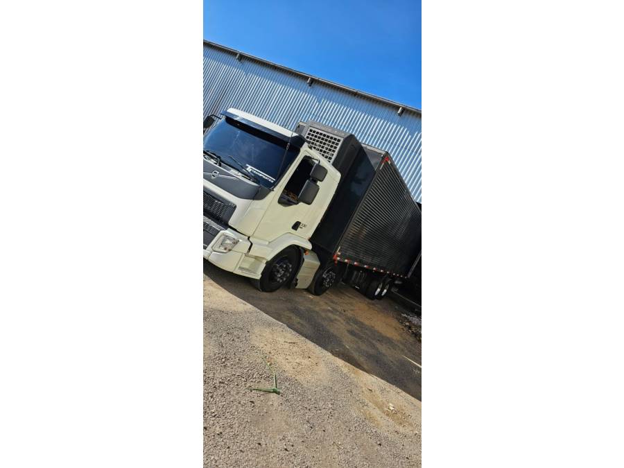 VOLVO - VM 330 - 2021/2021 - Branca - Sob Consulta