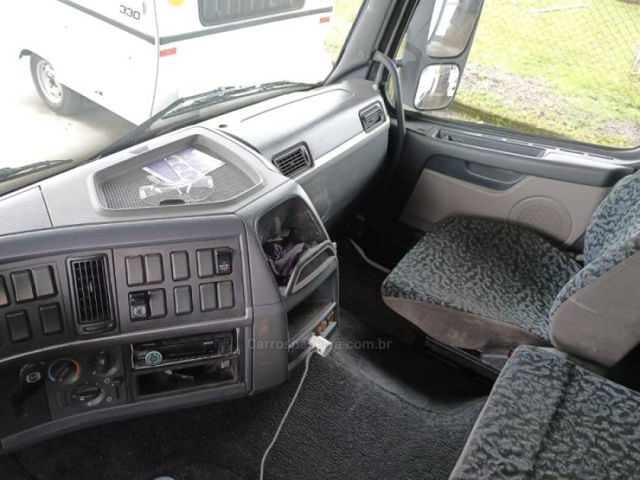 VOLVO - FM-12 - 2006/2006 - Branca - R$ 140.000,00