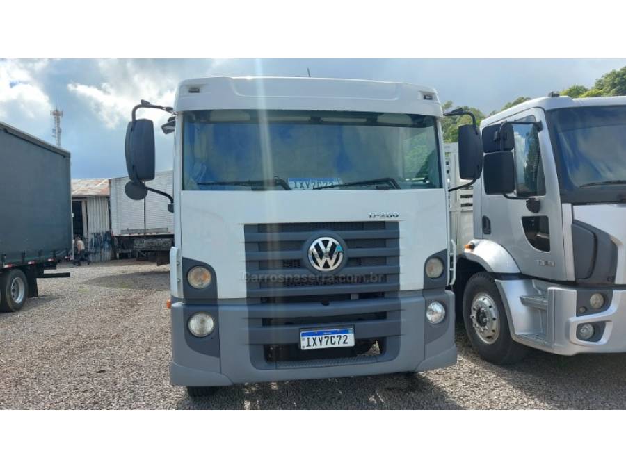 VOLKSWAGEN - 17-250 - 2011/2011 - Branca - Sob Consulta