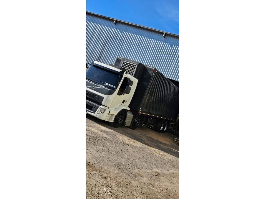 VOLVO - VM 330 - 2021/2021 - Branca - Sob Consulta