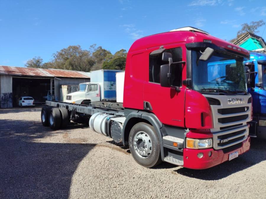 SCANIA - P-250 - 2014/2014 - Vermelha - Sob Consulta