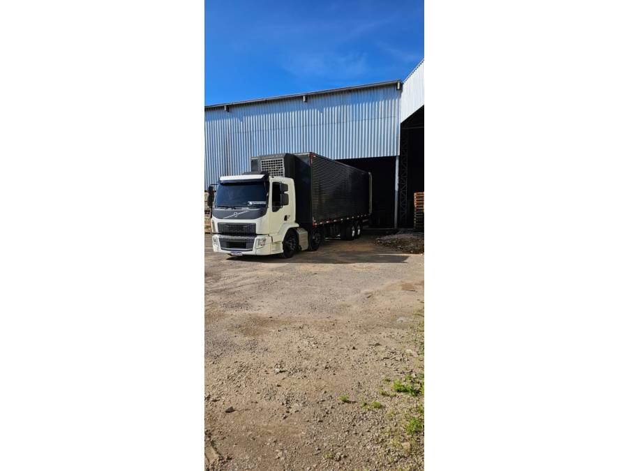 VOLVO - VM 330 - 2021/2021 - Branca - Sob Consulta