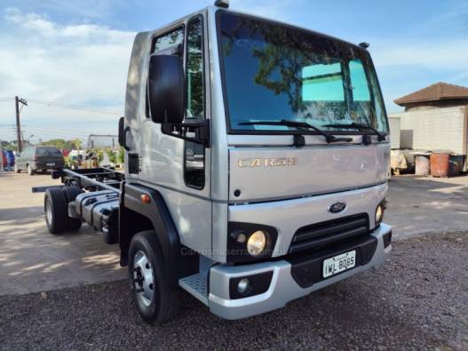 FORD - CARGO 816 - 2015/2015 - Prata - Sob Consulta