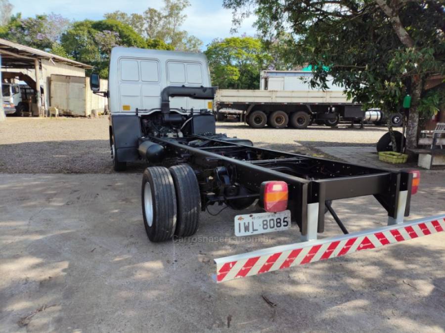 FORD - CARGO 816 - 2015/2015 - Prata - Sob Consulta